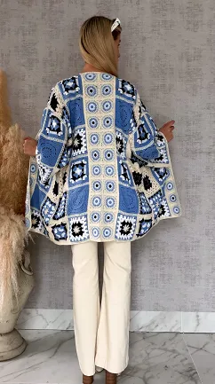 Wiosenna szydełkowa narzutka ONE SIZE jasno niebieska - R645D