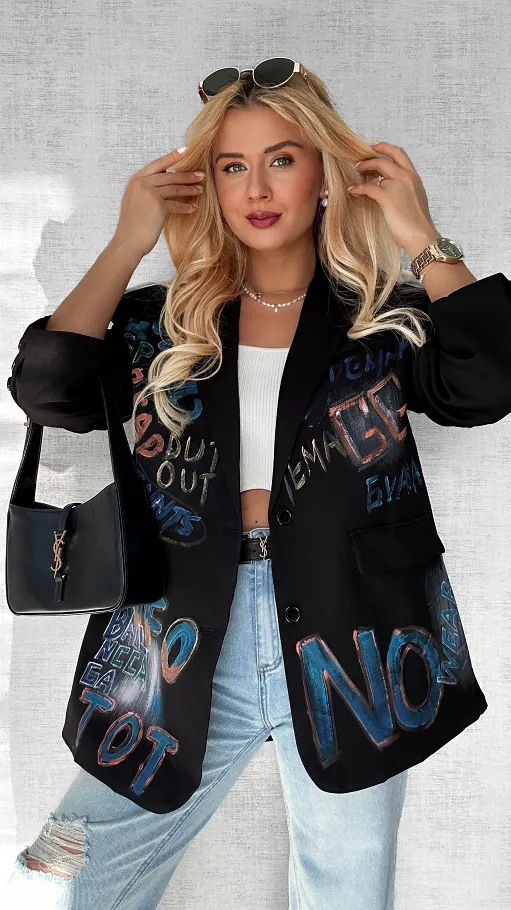 Idealna czarna marynarka z kolorowym graffiti OVERSIZE - P552