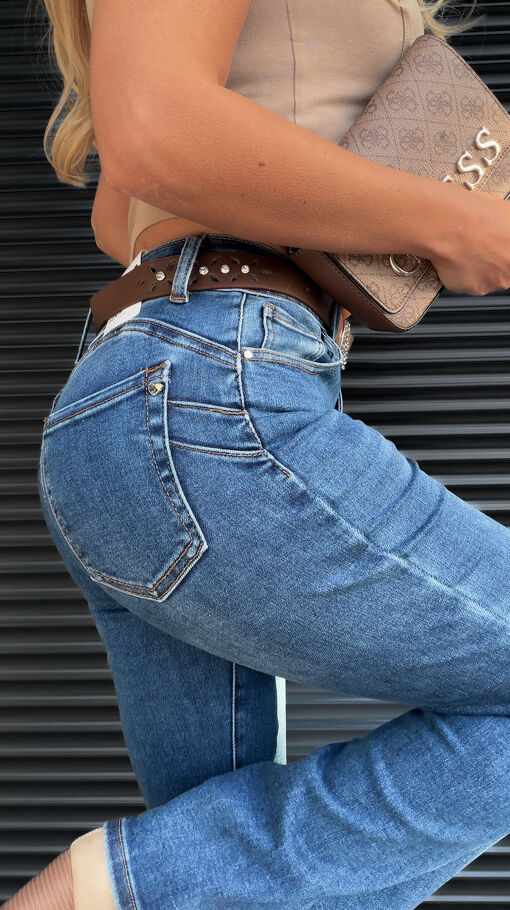 Niebieskie elastyczne dzwony PUSH UP super spodnie jeansowe z paskiem - S412
