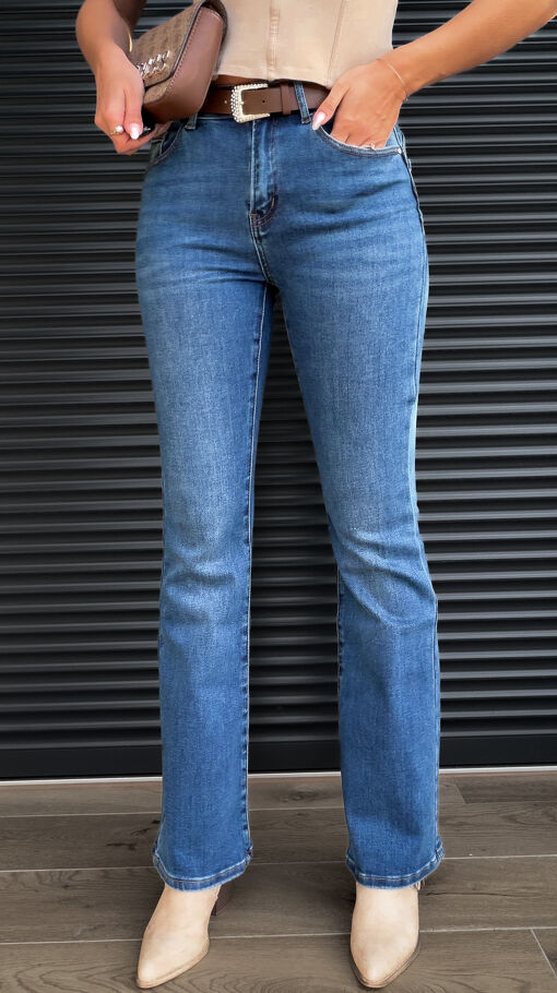Niebieskie elastyczne dzwony PUSH UP super spodnie jeansowe z paskiem - S412