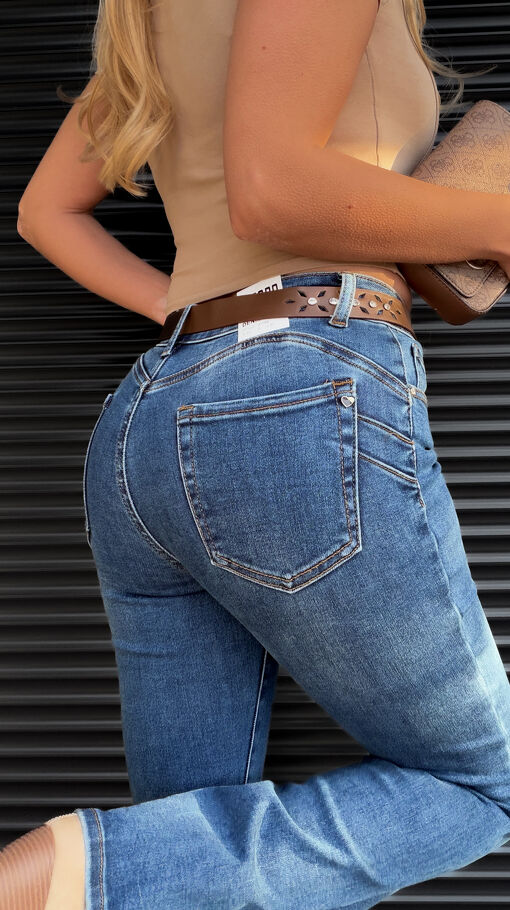 Niebieskie elastyczne dzwony PUSH UP super spodnie jeansowe z paskiem - S412