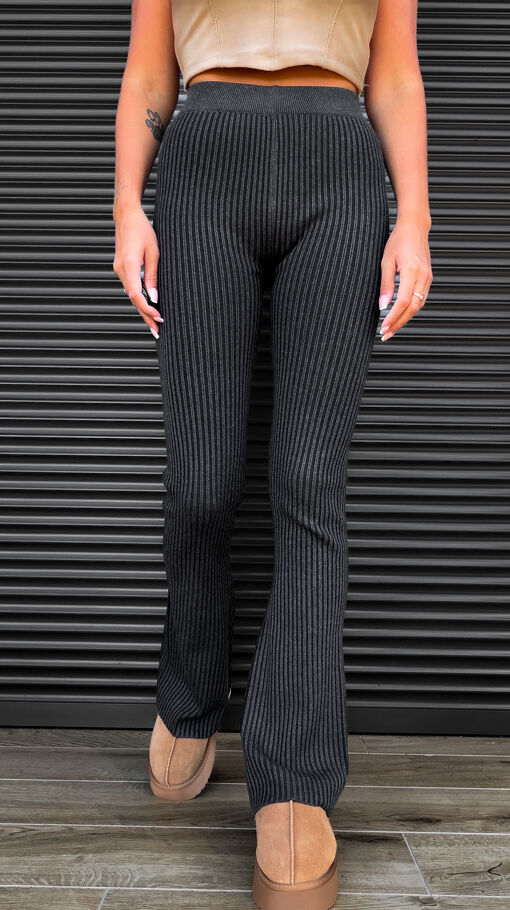 Elastyczne spodnie leginsy w prążki ONE SIZE black - S478