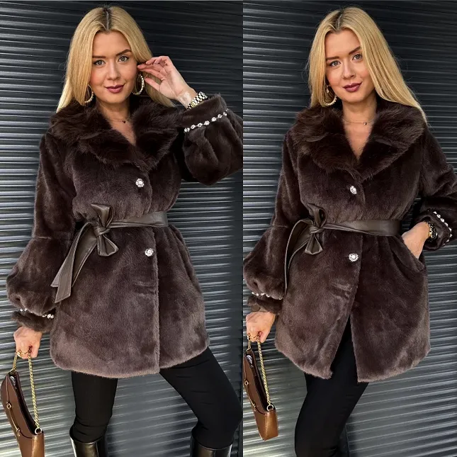 Ekskluzywne czekoladowe futerko GLAMUR zdobione kryształkami - R326B