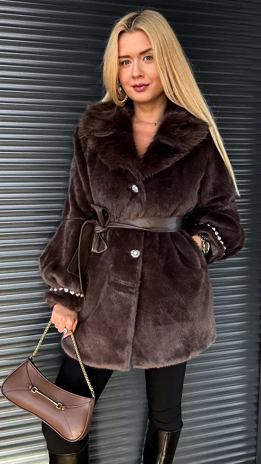 Ekskluzywne czekoladowe futerko GLAMUR zdobione kryształkami - R326B