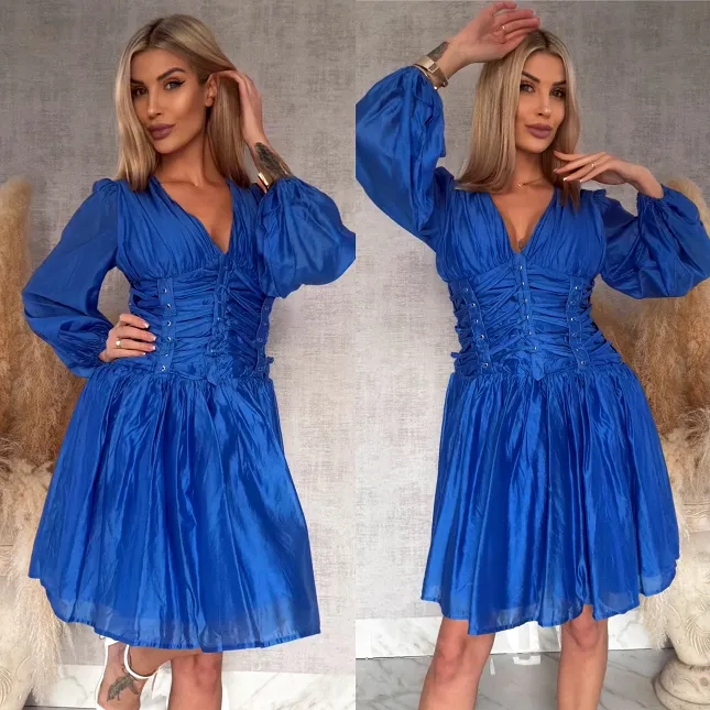 Niebieska sukienka z szerokim wiązanym pasem - P159A