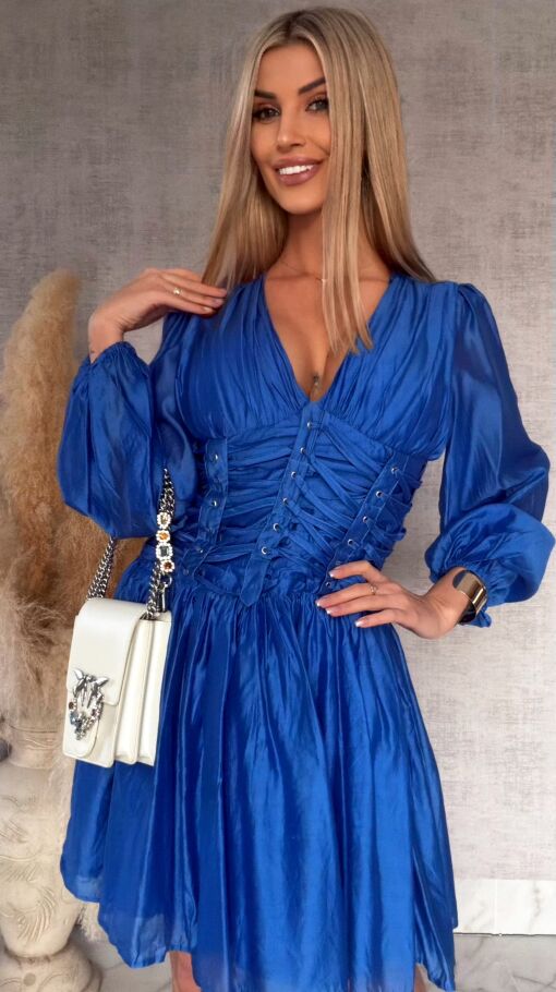 Niebieska sukienka z szerokim wiązanym pasem - P159A