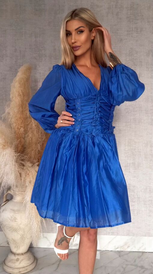 Niebieska sukienka z szerokim wiązanym pasem - P159A