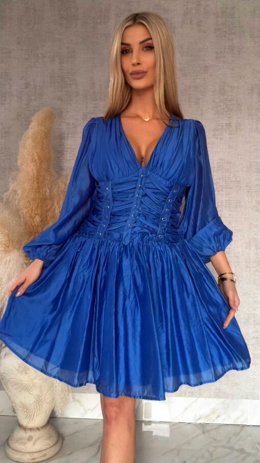 Niebieska sukienka z szerokim wiązanym pasem - P159A