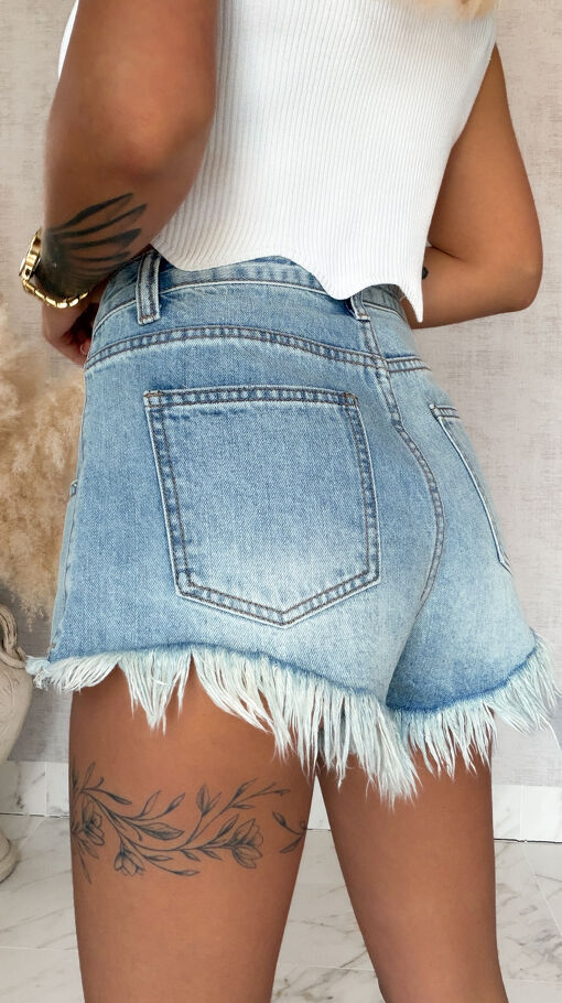 Klasyczne szorty jeansowe z serduszkiem BLUE JEANS - S079