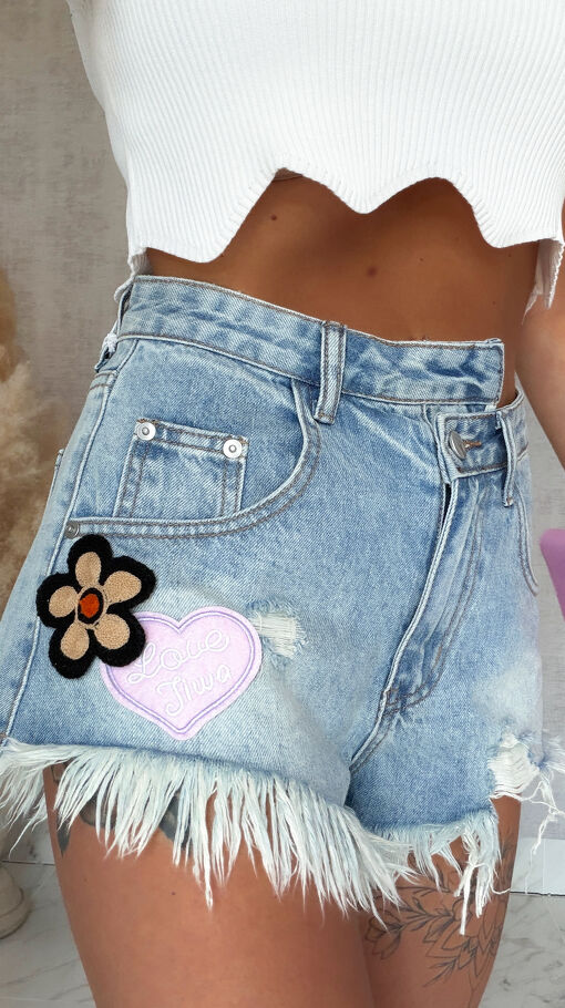 Klasyczne szorty jeansowe z serduszkiem BLUE JEANS - S079