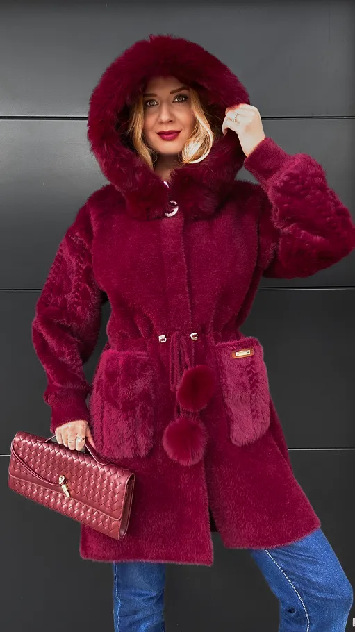 Bordowy wełniany płaszcz ALPAKA z kapturem i futerkiem ONE SIZE - R118