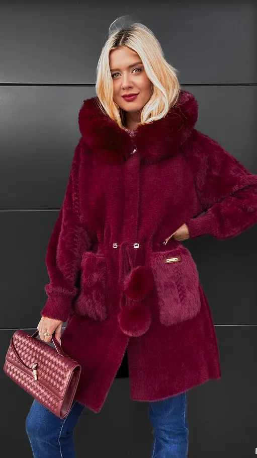 Bordowy wełniany płaszcz ALPAKA z kapturem i futerkiem ONE SIZE - R118