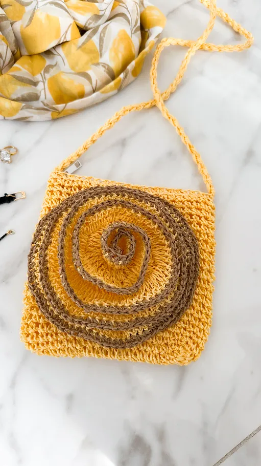 Lekka pleciona torebka z dużą RÓŻĄ żółta - P654A