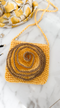 Lekka pleciona torebka z dużą RÓŻĄ żółta - P654A