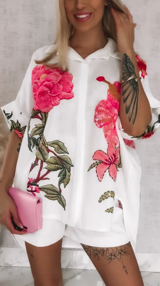 Asymetryczna lniana koszula w różowe kwiaty ONE SIZE biała - R944
