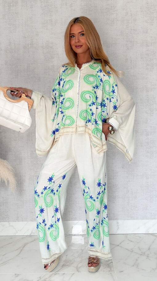 Luźny boho komplet ecru z kolorowymi haftami NARZUTKA + spodnie - S245