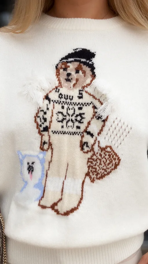 Klasyczny sweter z misiem w kolorze ecru - R150A