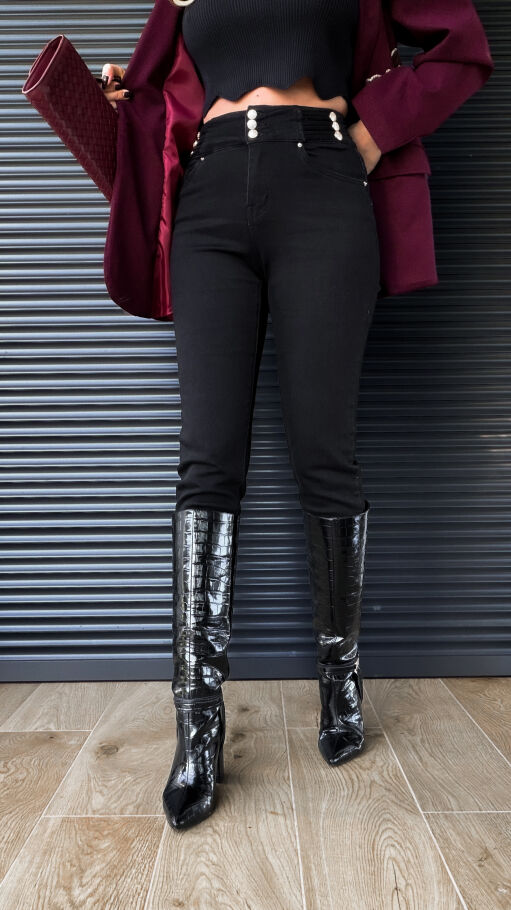 Czarne elastyczne spodnie jeansowe MOM FIT złote guziki - R240