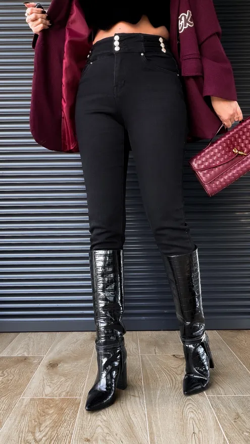 Czarne elastyczne spodnie jeansowe MOM FIT złote guziki - R240