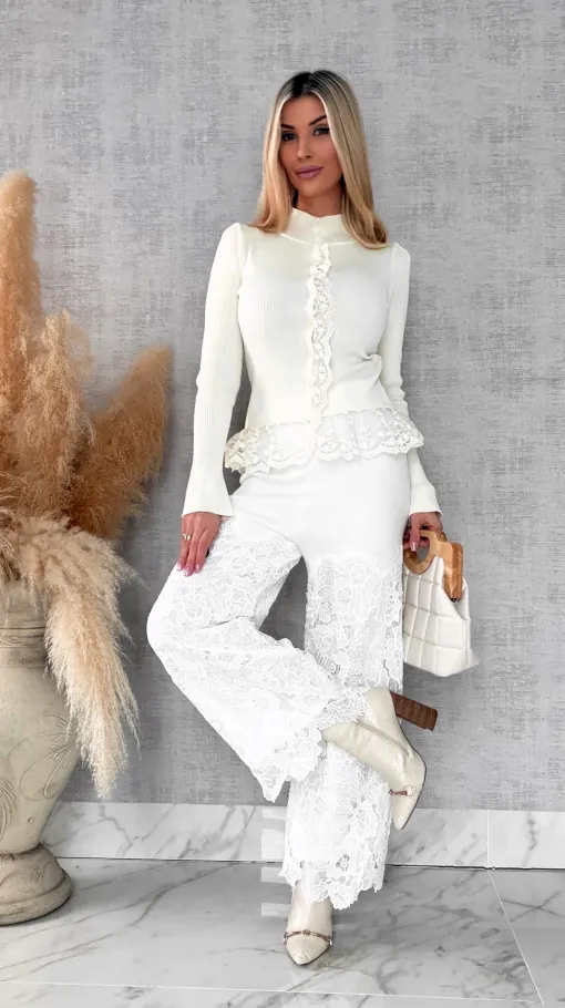 Świetna dzianinowy bluzka z koronką i dzwonami ONE SIZE ecru - R730