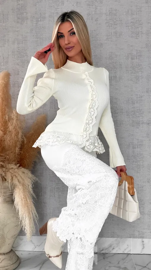 Świetna dzianinowy bluzka z koronką i dzwonami ONE SIZE ecru - R730