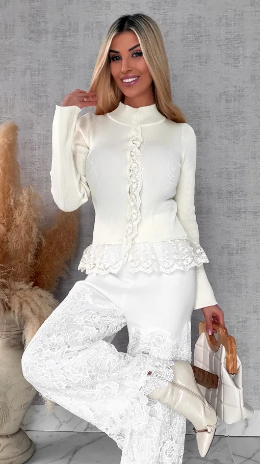 Świetna dzianinowy bluzka z koronką i dzwonami ONE SIZE ecru - R730