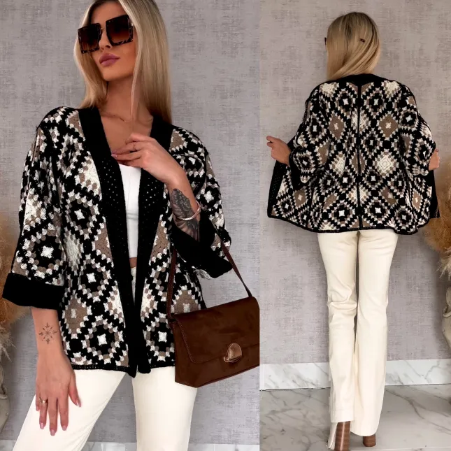 Modna oryginalna szydełkowa narzutka ONE SIZE czarno beżowa - R692A