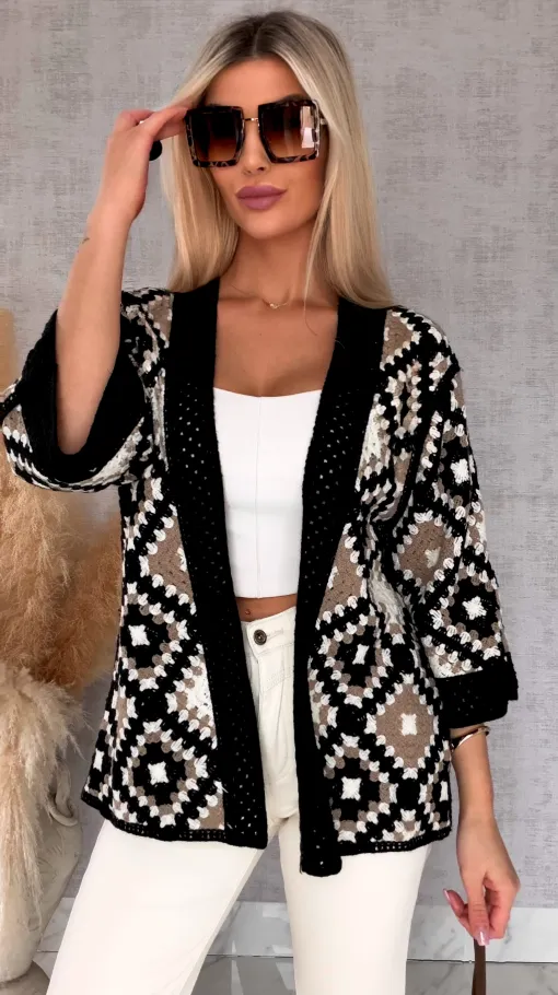 Modna oryginalna szydełkowa narzutka ONE SIZE czarno beżowa - R692A