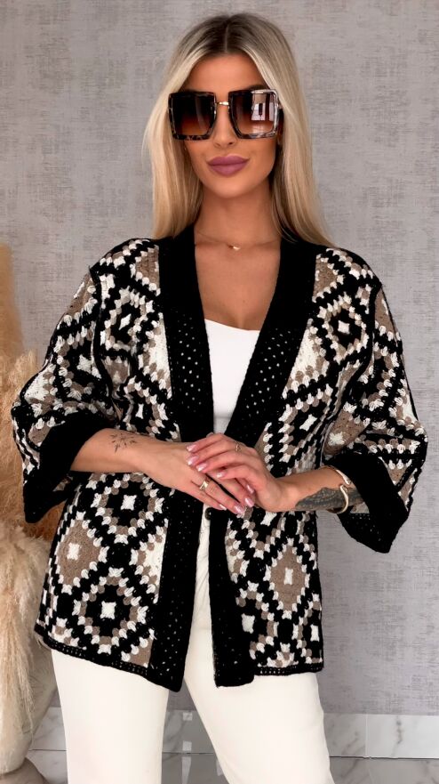 Modna oryginalna szydełkowa narzutka ONE SIZE czarno beżowa - R692A