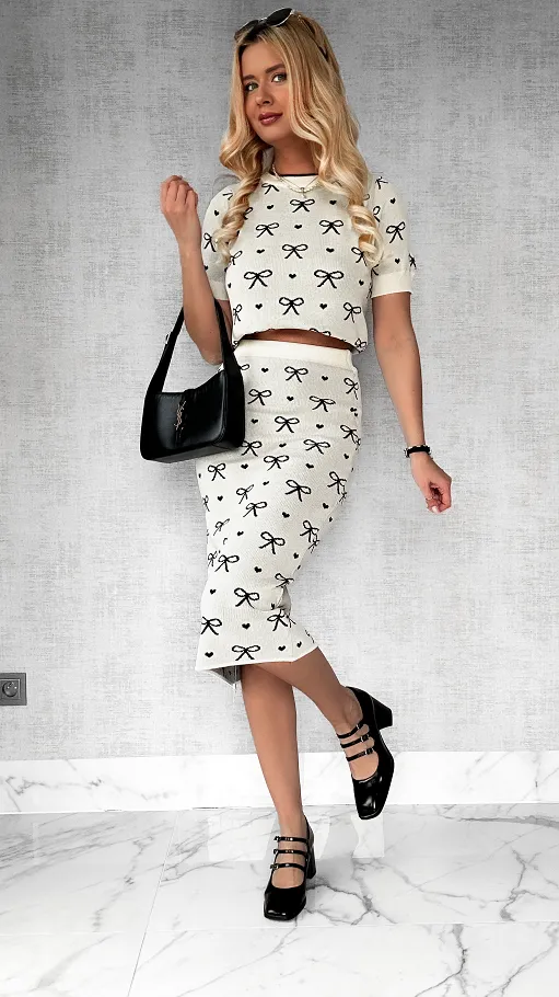 Komplet dzianinowy ECRU w czarne kokardki bluzka + spódniczka ONE SIZE - P539