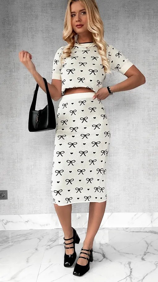 Komplet dzianinowy ECRU w czarne kokardki bluzka + spódniczka ONE SIZE - P539