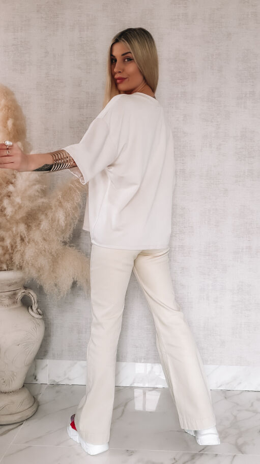 Luźna bluzka z czerwonym serduszkiem ONE SIZE jasno beżowa - R820