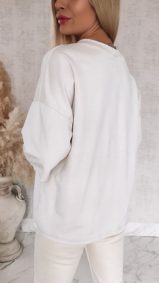 Luźna bluzka z czerwonym serduszkiem ONE SIZE jasno beżowa - R820