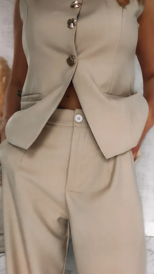 Beżowy elegancki komplet na wiosnę kamizelka + spodnie - R836A