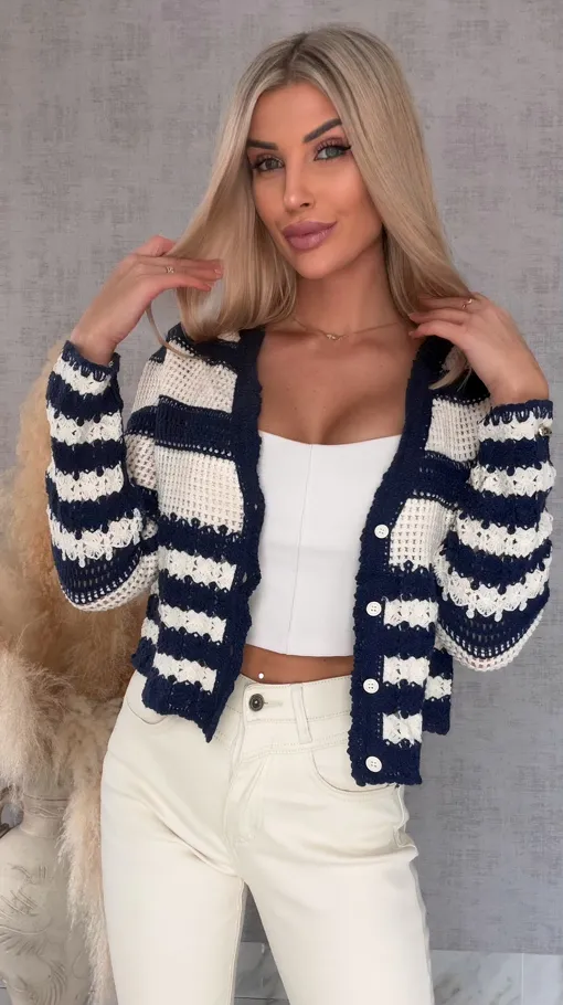 Szydełkowy sweter zapinany na guziki z granatem ONE SIZE - R745