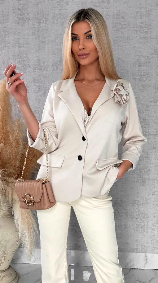 Wygodna masełkowa marynarka z różą BEŻOWA one size - R556A