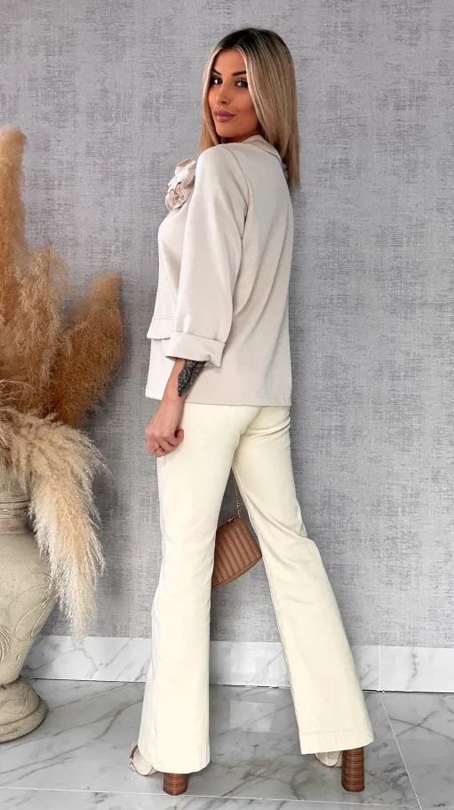 Wygodna masełkowa marynarka z różą BEŻOWA one size - R556A