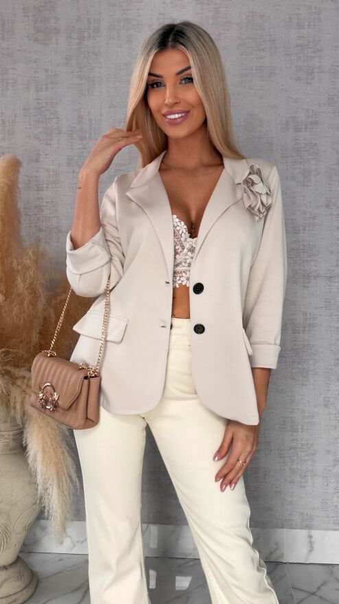 Wygodna masełkowa marynarka z różą BEŻOWA one size - R556A