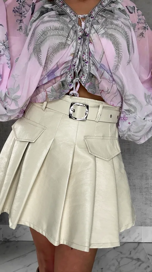 Skórzana spódniczka z plisowaniem + pasek JASNY BEŻ - R588