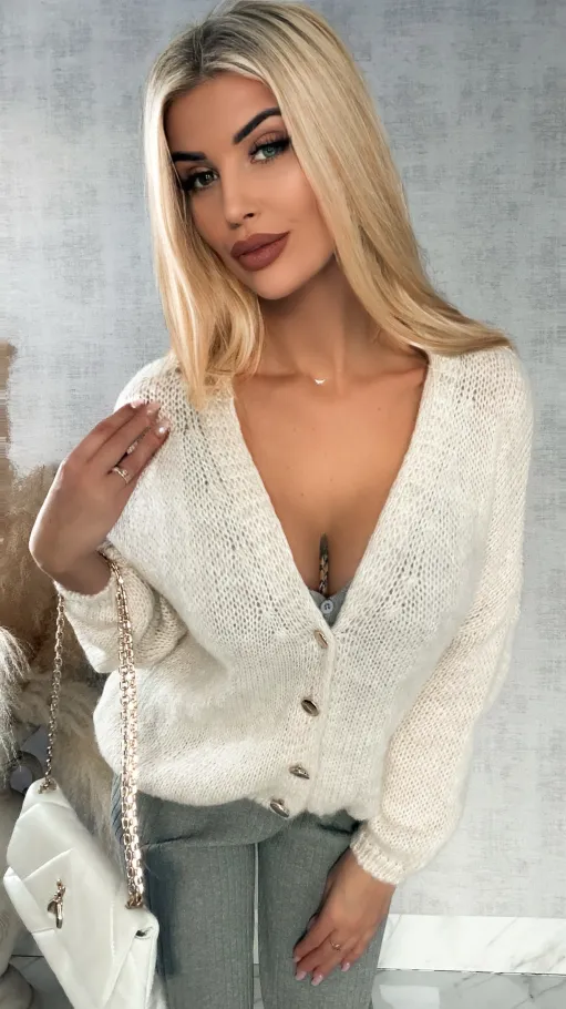 Lekki puszysty sweter na guziki JASNY BEŻ - P148A