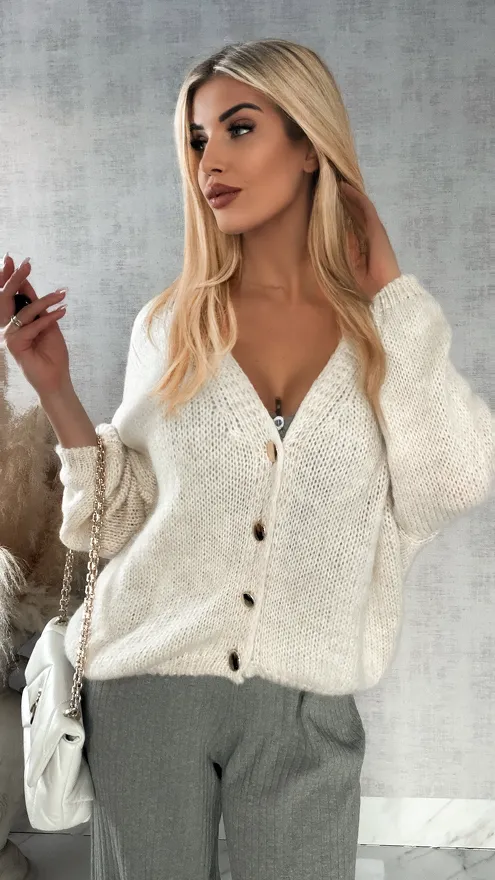 Lekki puszysty sweter na guziki JASNY BEŻ - P148A