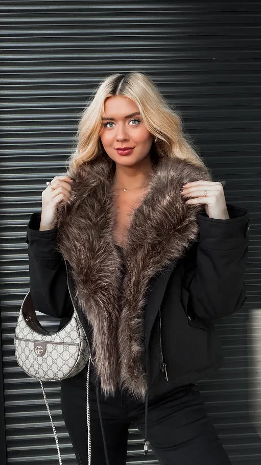 Czarna bawełniana ocieplana kurtka zimowa z futerkiem ONE SIZE - R207