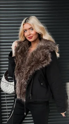 Czarna bawełniana ocieplana kurtka zimowa z futerkiem ONE SIZE - R207