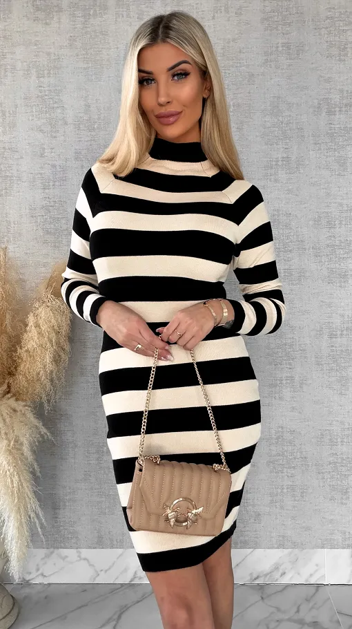 Milutka dzianinowa sukienka z wiskozy w PASY czarno-beżowe - R657