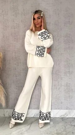 Wiosenny komplet dzianinowy ECRU sweter + spodnie ONE SIZE wiskoza - R656