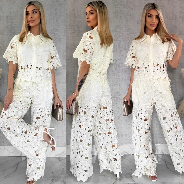 Piękny komplet ecru z gipiury bluzka + spodnie - R676A