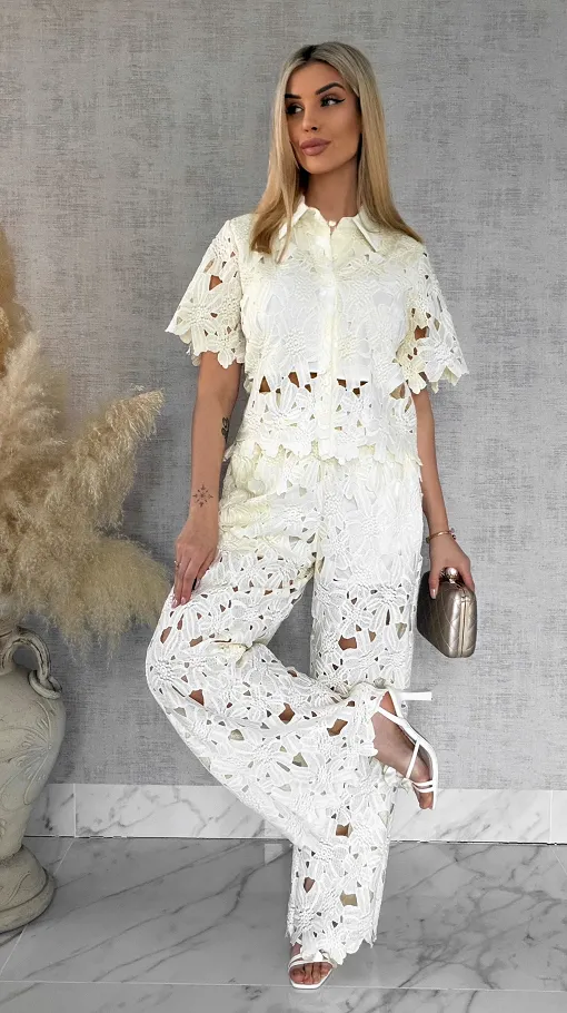 Piękny komplet ecru z gipiury bluzka + spodnie - R676A