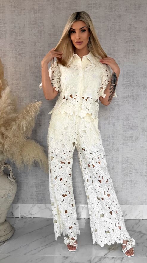 Piękny komplet ecru z gipiury bluzka + spodnie - R676A