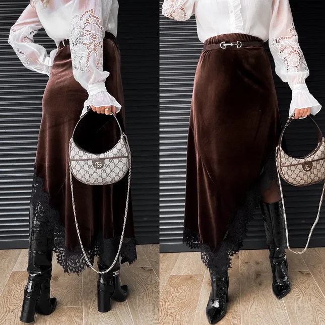 Asymetryczna aksamitna spódnica z koronką ONE SIZE czekolada - R405