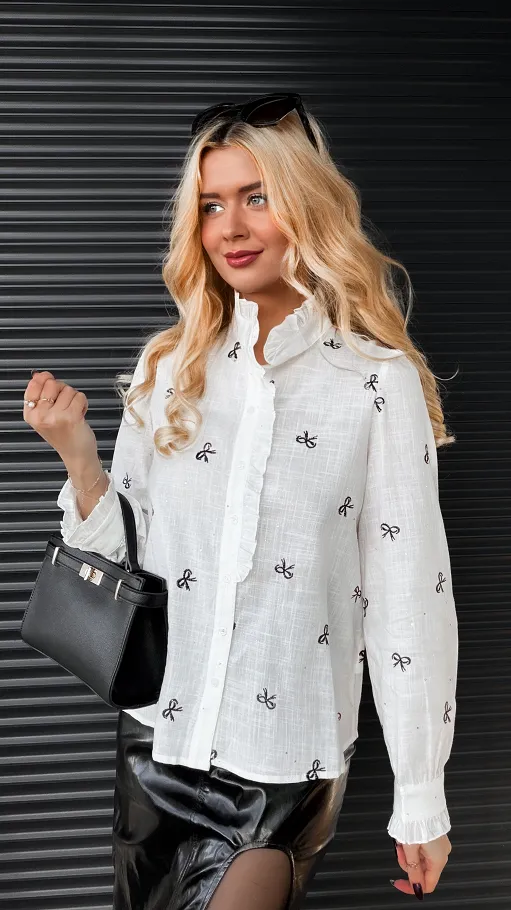 Biała bawełniana koszulowa haftowana w kokardki ONE SIZE - R278